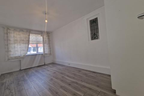 undefined, Egerton Gardens, NW4