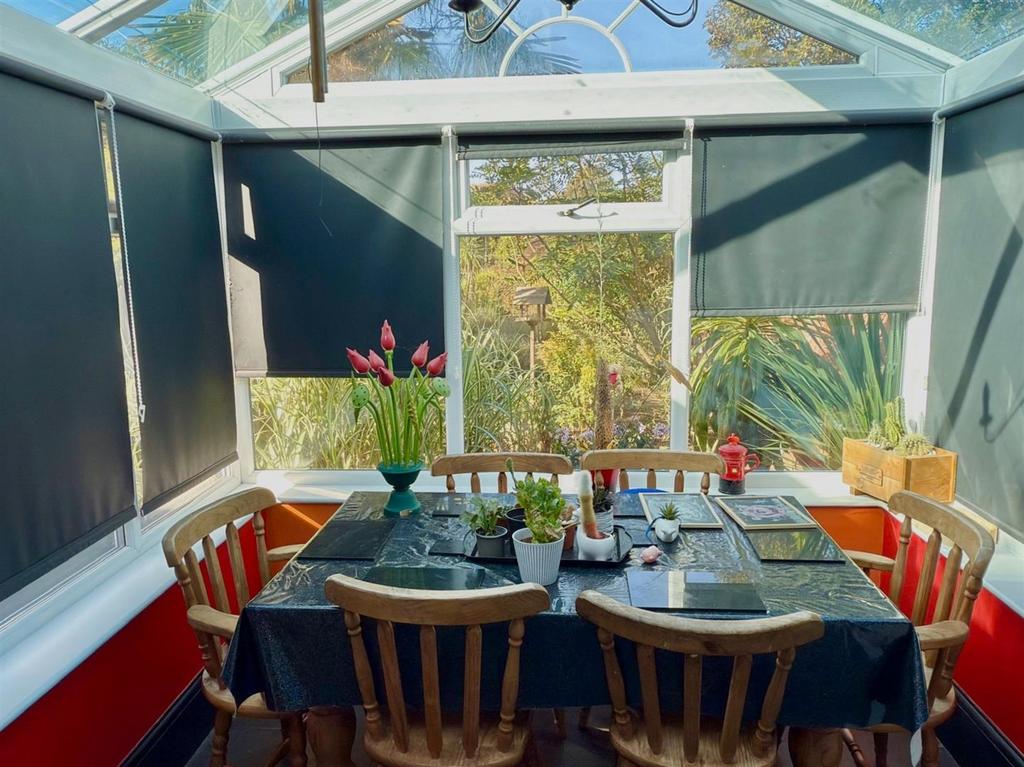 CONTRY DINING AREA.jpg