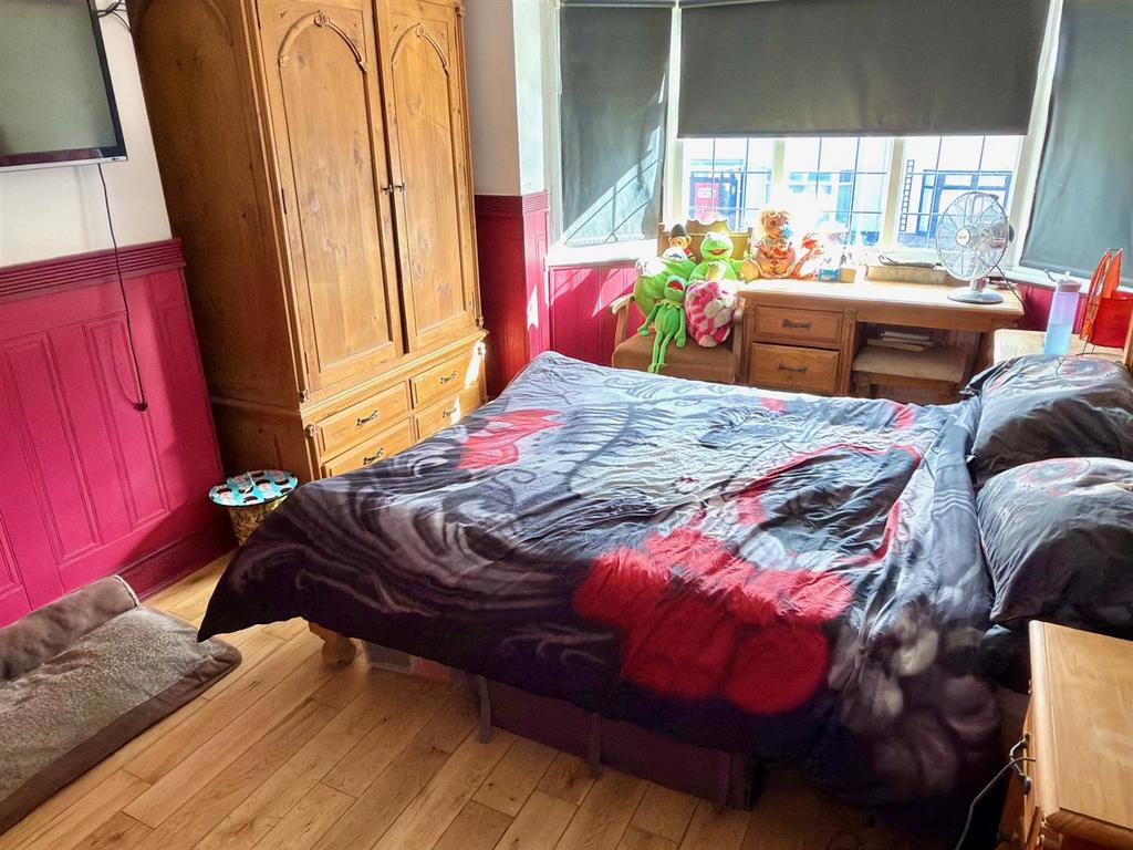 BED 1.jpg
