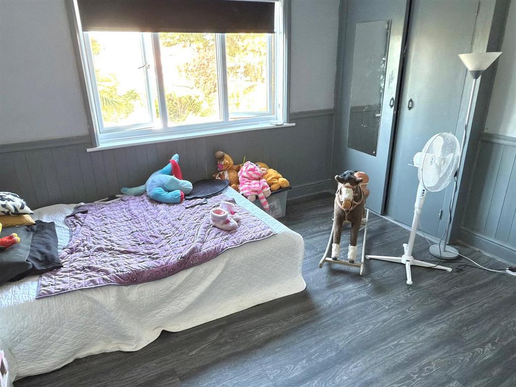 BED 2.jpg