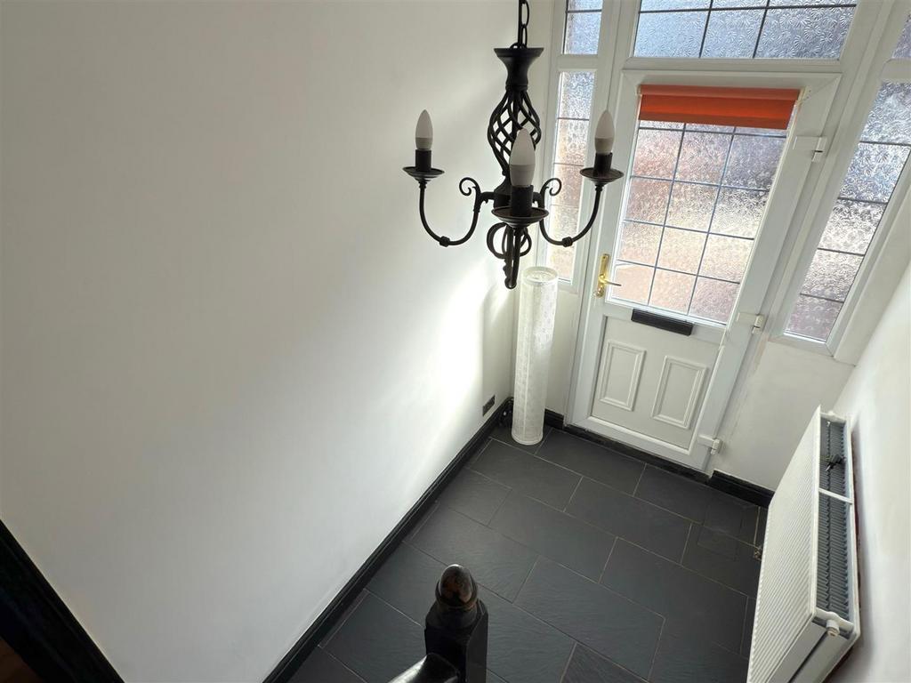 ENT HALL AREA.jpg
