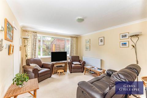 2 bedroom terraced house to rent, Myrtleside Close, Northwood, HA6