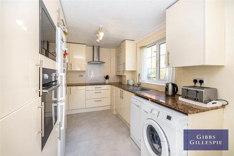 2 bedroom terraced house to rent, Myrtleside Close, Northwood, HA6