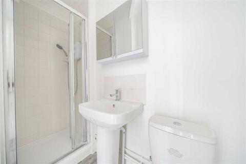 1 bedroom flat for sale, Alderbury Road, London SW13