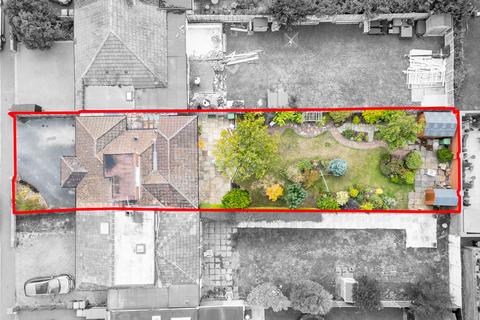 3 bedroom bungalow for sale, Meadow Road, Henley In Arden, Warwickshire, B95