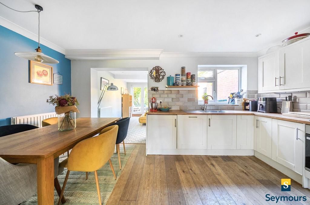 Kitchen/Dining