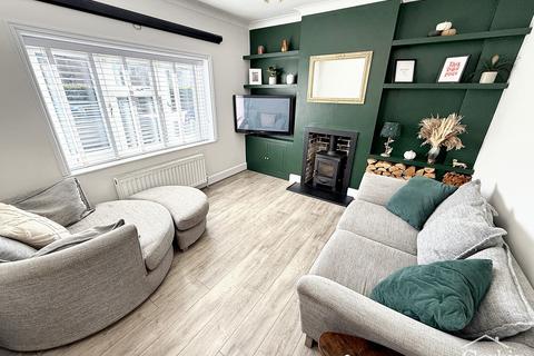 2 bedroom bungalow for sale, Columbia Road, Bournemouth, BH10 4