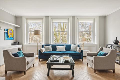 3 bedroom flat to rent, Cornwall Gardens, South Kensington, London, SW7