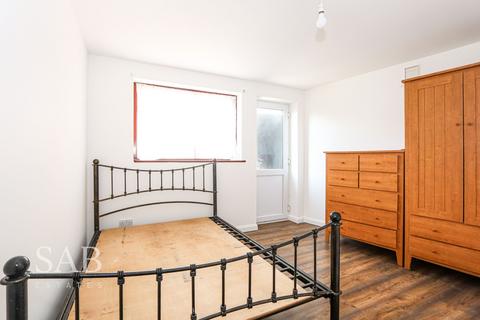 3 bedroom end of terrace house to rent, Edward Road, Northolt, UB5
