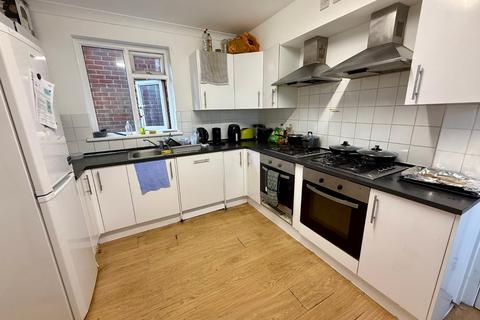 9 bedroom detached house to rent, Forster Road, Hampshire SO14