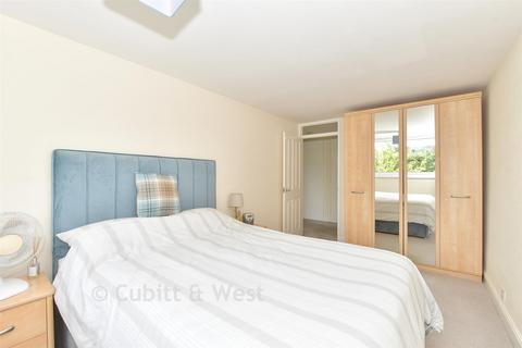 3 bedroom apartment for sale, Bancroft Court, Reigate, Surrey
