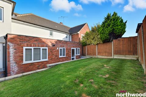 2 bedroom ground floor maisonette for sale, Gatwick View, Billericay, CM12
