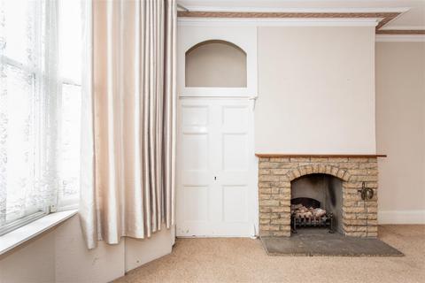 3 bedroom terraced house for sale, Clinton Road, Mile End, E3