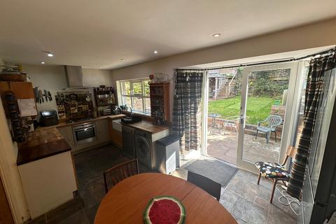 25 Cresta Gardens, Nottingham, NG3 5GD