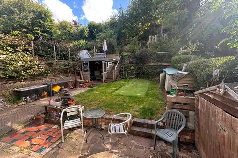 25 Cresta Gardens, Nottingham, NG3 5GD