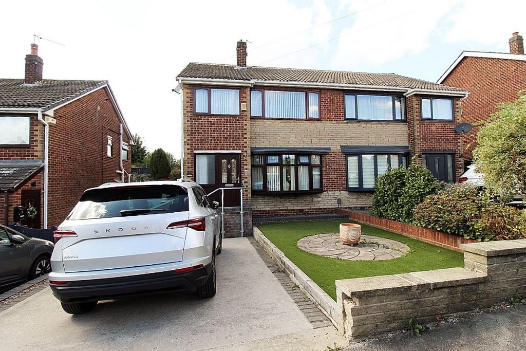 Roehampton Rise, Brinsworth, Rotherham 3 bed semi-detached house - £190,000