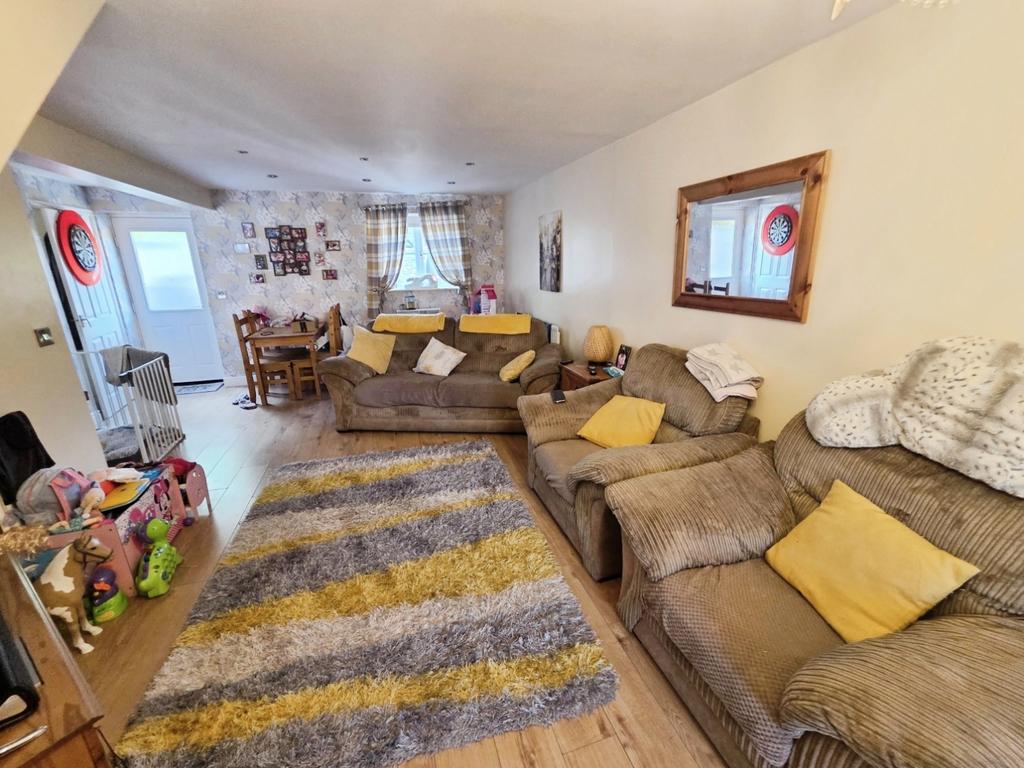 Pbox-living room-335026.jpg
