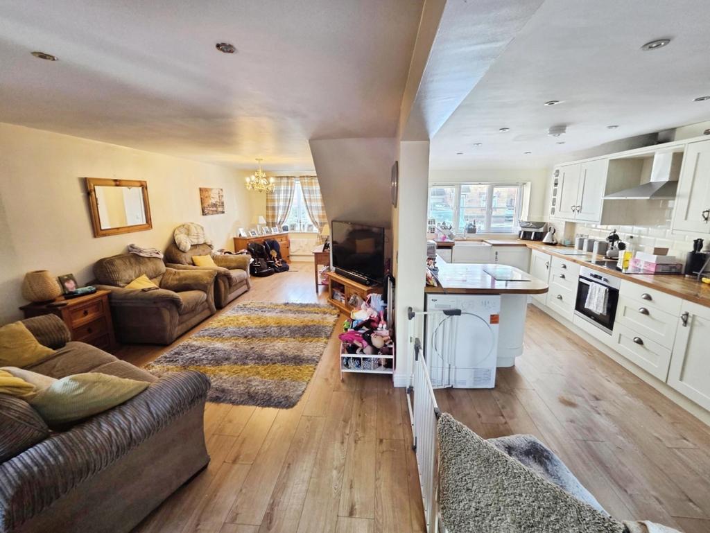 Pbox-living room-335026.jpg