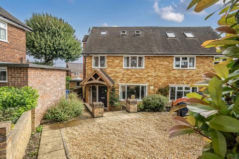 10 Elmside, Milford, Godalming, GU8 5EG