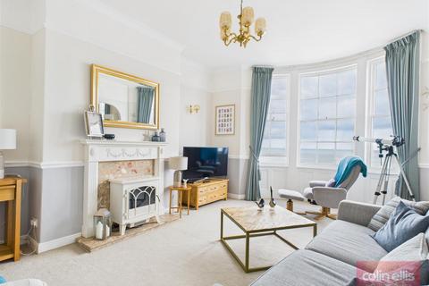 2 bedroom flat for sale, Queens Parade, Scarborough