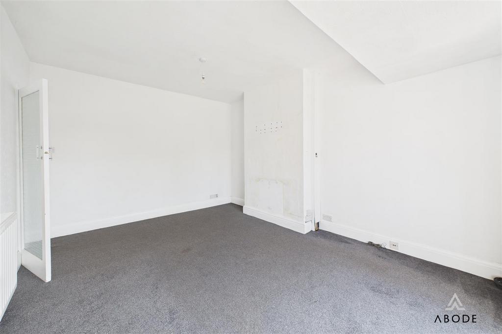CAM01882 G0-PR0127-STILL005.jpg