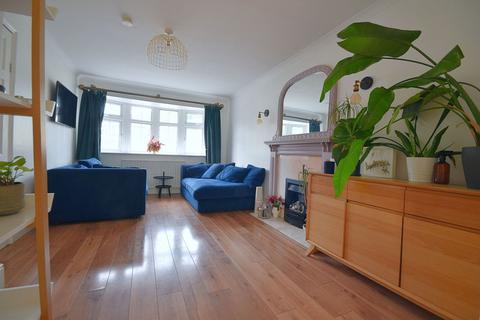3 bedroom semi-detached house for sale, Meadow Close, Derby DE65