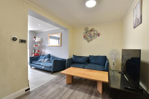 undefined, Stonard Road, Dagenham RM8