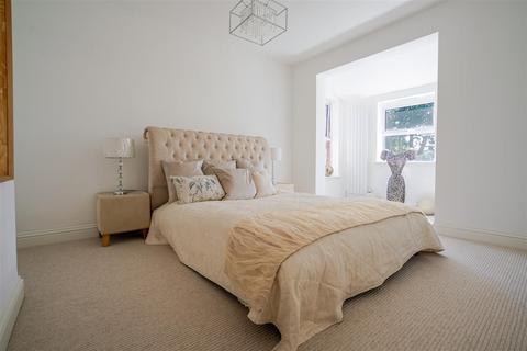 2 bedroom semi-detached house for sale, Stroude Road, Virginia Water