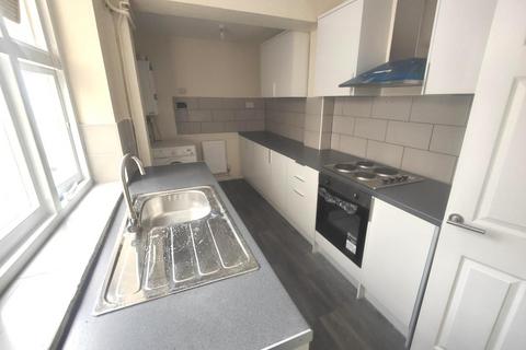 4 bedroom detached house to rent, Holyhead Road, Coundon, Coventry, CV5