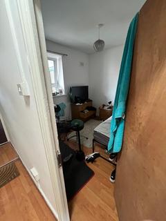 3 bedroom flat for sale, Wallwood Street, London E14