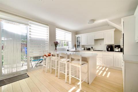 undefined, Salisbury Avenue, Barking IG11