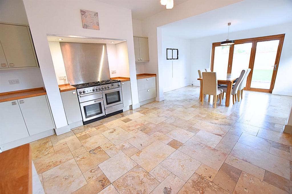 Living dining kitchen