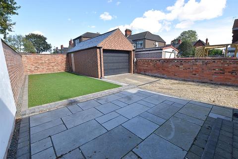 5 bedroom semi-detached house for sale, Welholme Road, Grimsby DN32