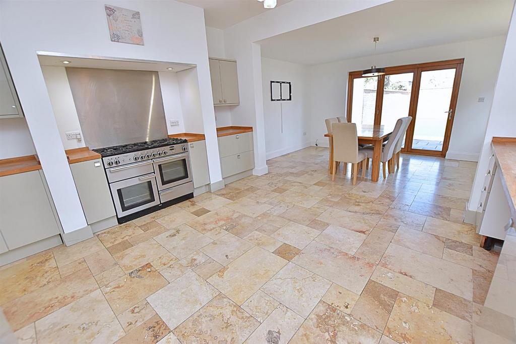 Living dining kitchen