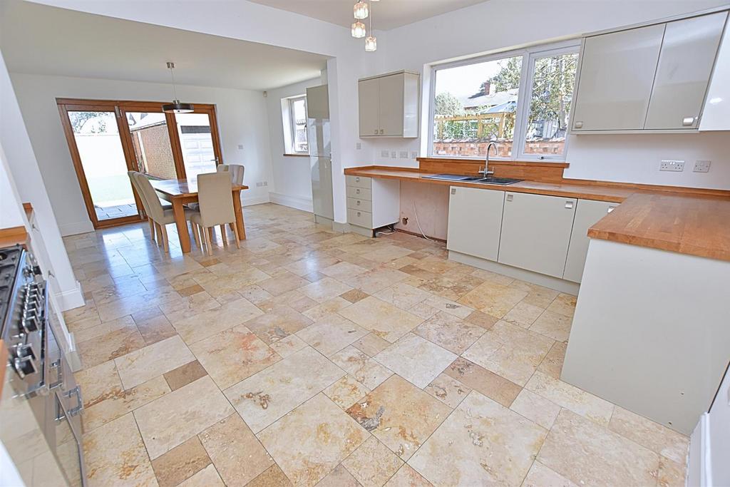 Living dining kitchen