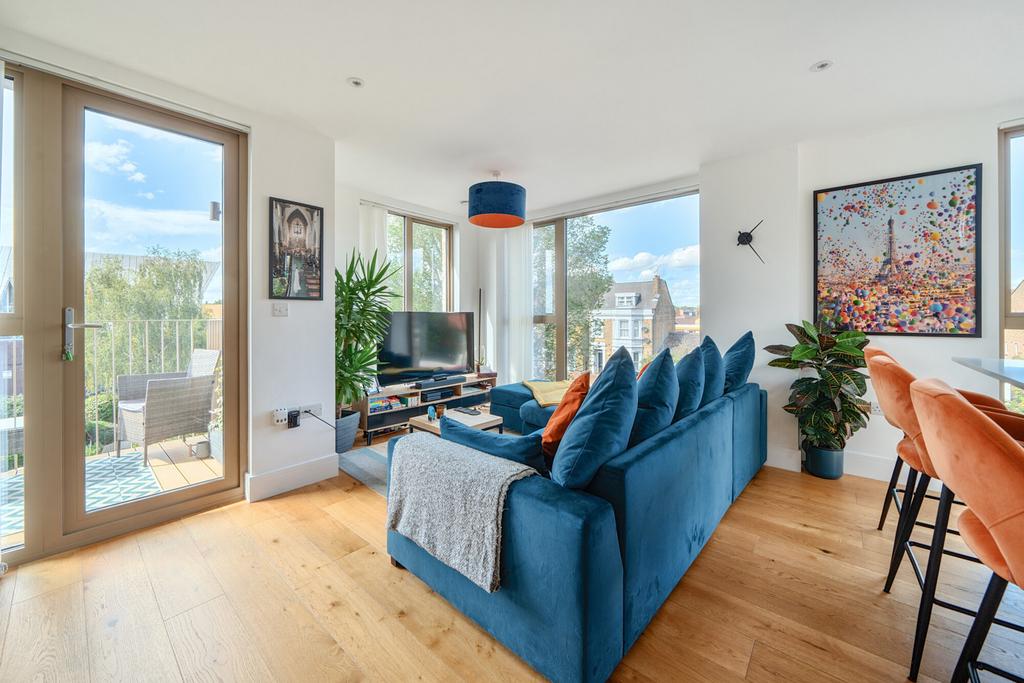 1348701-11-68bed1...