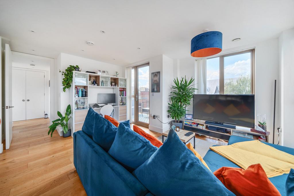 1348701-18-68bed0...