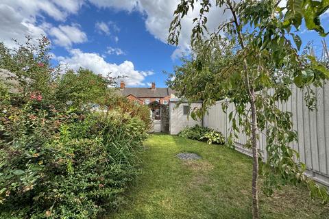 2 bedroom terraced house for sale, Leicester Road, Loughborough LE12