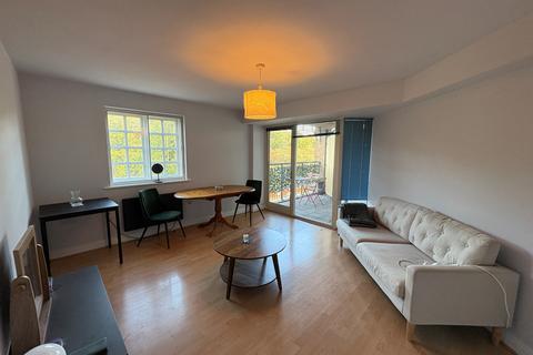 2 bedroom flat to rent, Edith Cavell Way, London, SE18