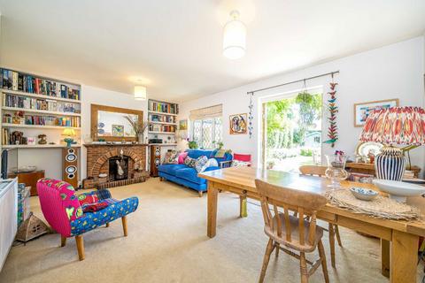 undefined, Avenue Road, Kingston Upon Thames KT1