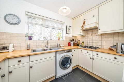undefined, Avenue Road, Kingston Upon Thames KT1