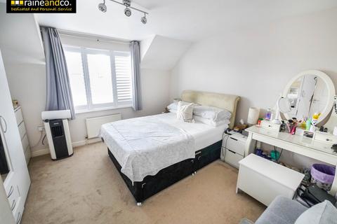 undefined, Cornerfield, Hatfield