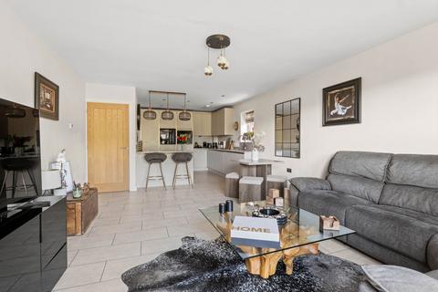 3 bedroom detached bungalow for sale, 4 Upton Drive, Defford, Worcestershire.  WR8 9BF