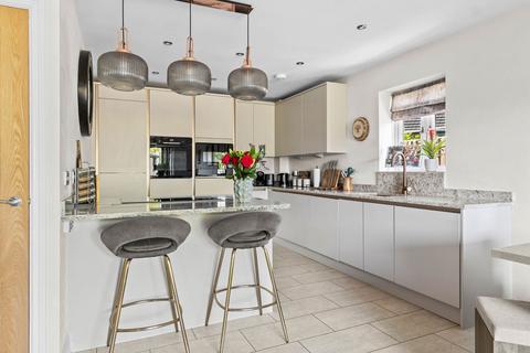 3 bedroom detached bungalow for sale, 4 Upton Drive, Defford, Worcestershire.  WR8 9BF