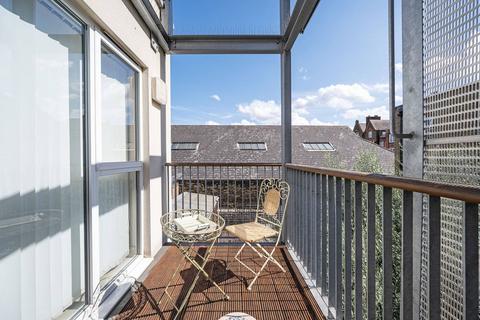 2 bedroom flat for sale, Trinity Mews, Stepney, London, E1