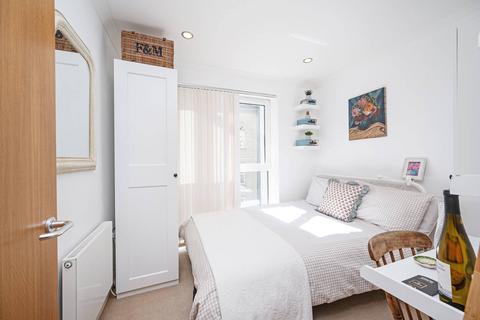 2 bedroom flat for sale, Trinity Mews, Stepney, London, E1