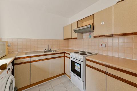 2 bedroom flat for sale, Church Lane, Tooting, London, SW17