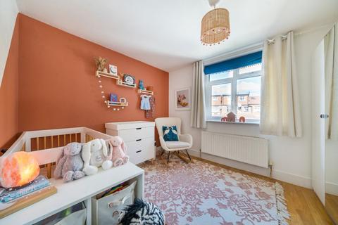 3 bedroom flat for sale, Cloister Road, Acton, London, W3