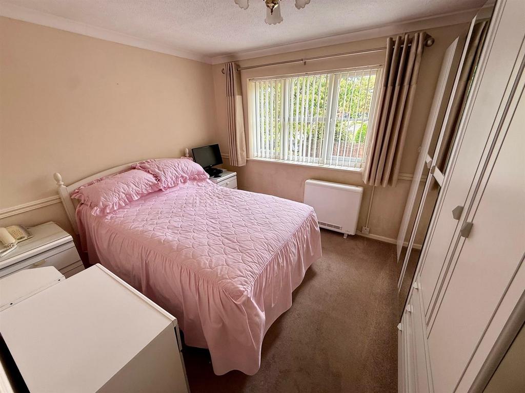 SR2 Bed1.jpg