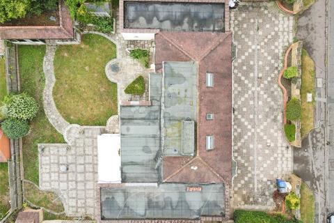 10 bedroom detached house for sale, Deanshanger Road, Old Stratford, Milton Keynes